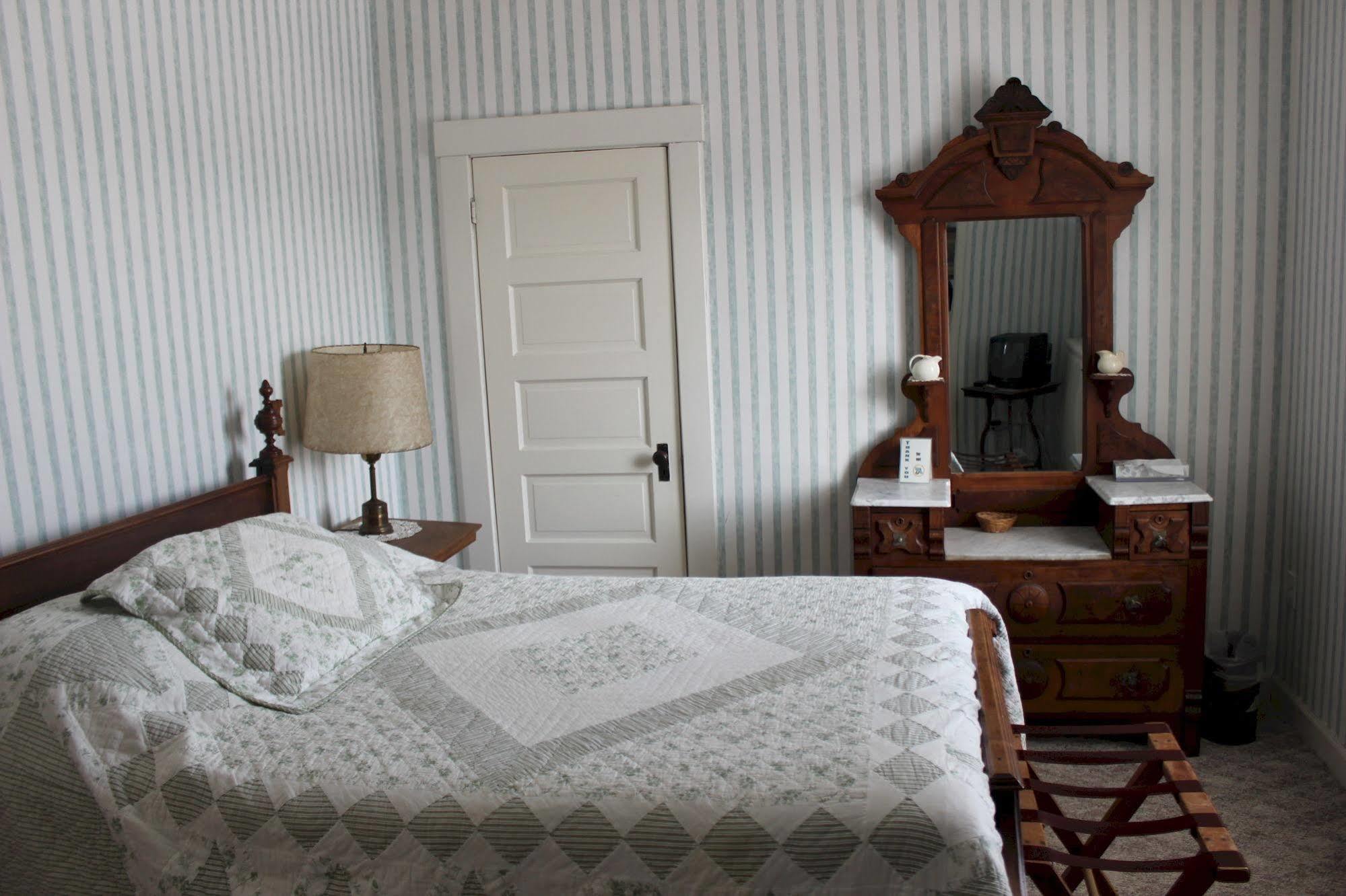Casselman Inn Grantsville Exteriör bild